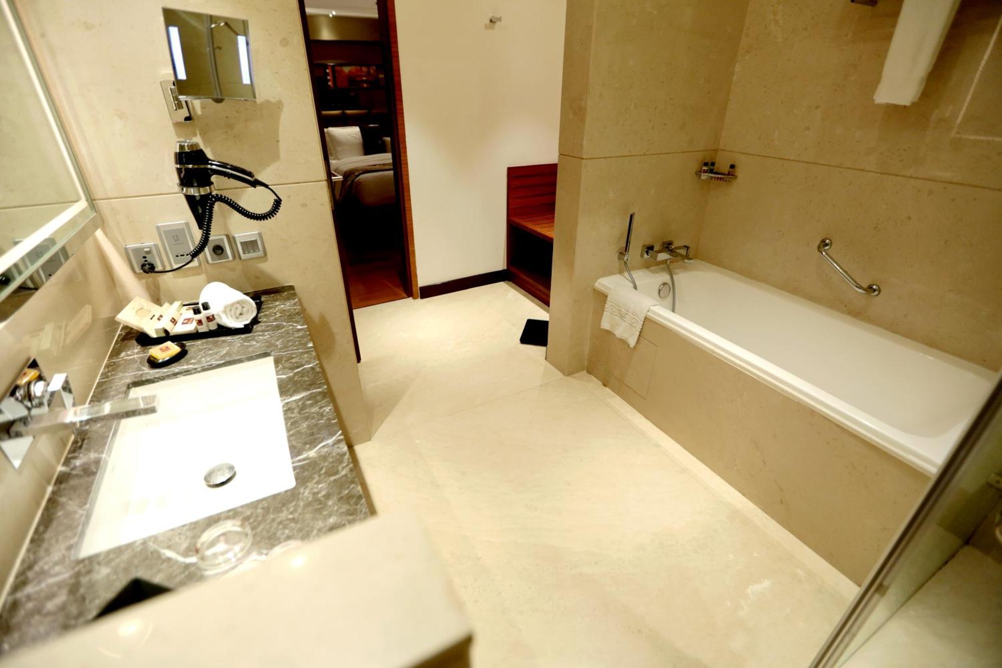 Hotel Madin Varanasi Eksteriør bilde